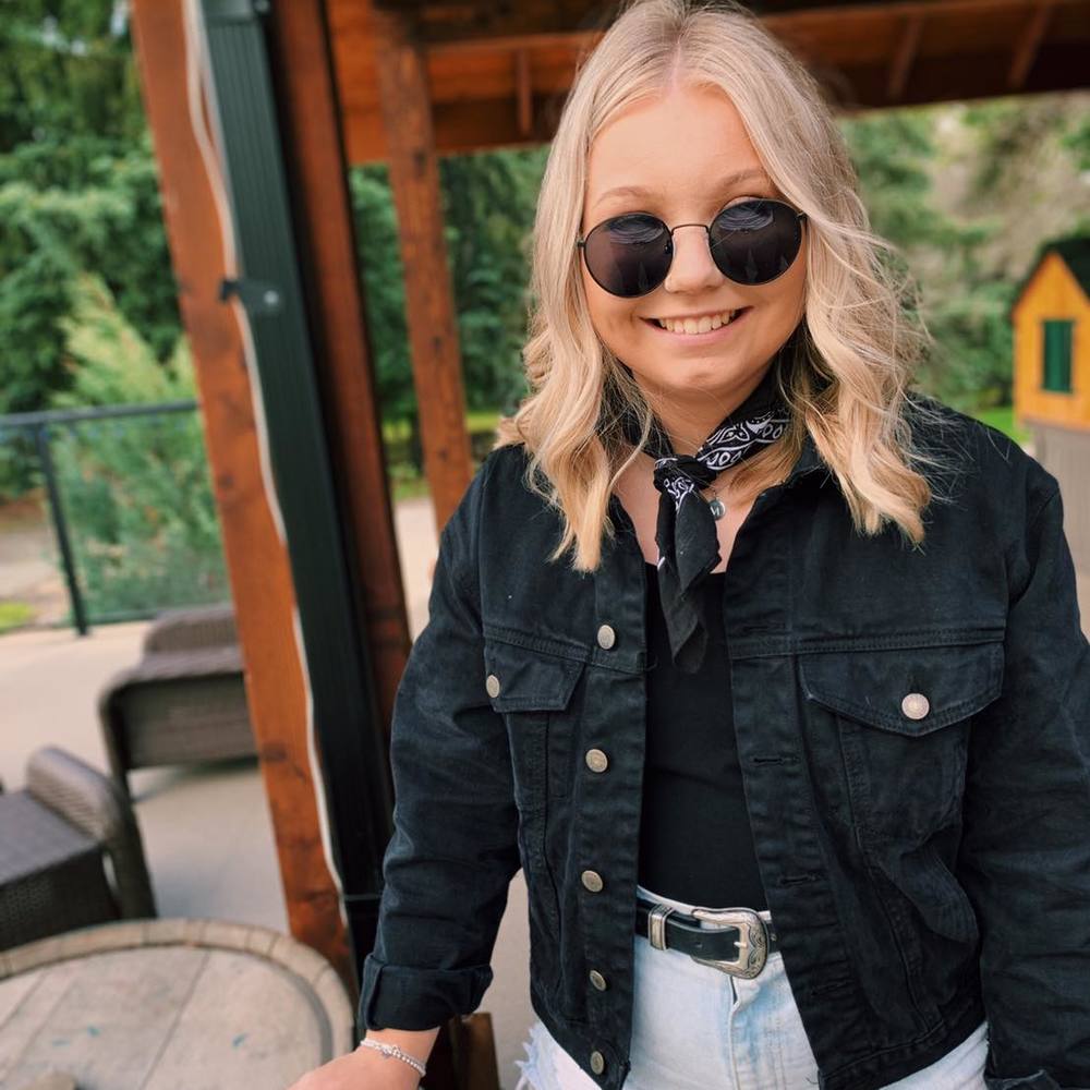 Meet your Posher, Mackenzie